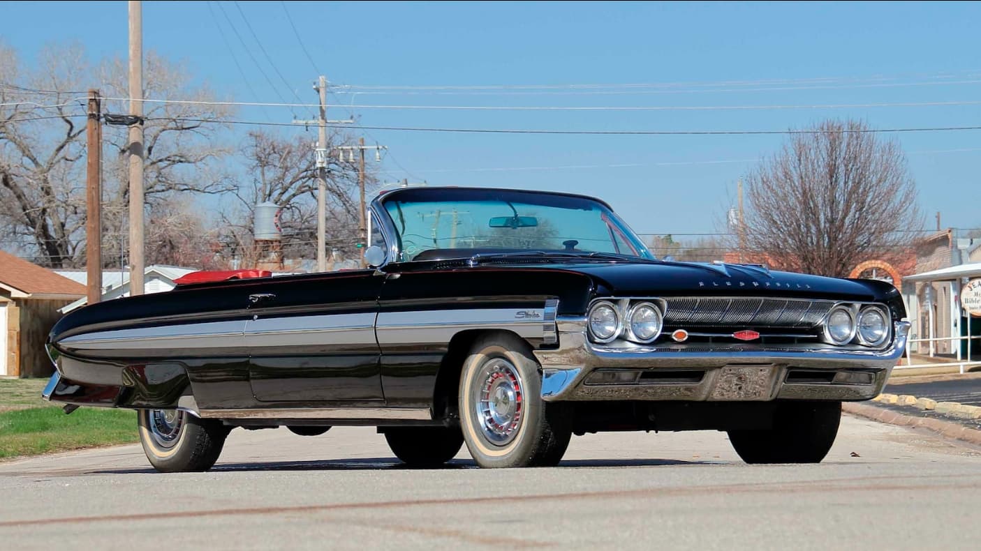 The 1961 Oldsmobile Starfire Convertible: A Classic Beauty