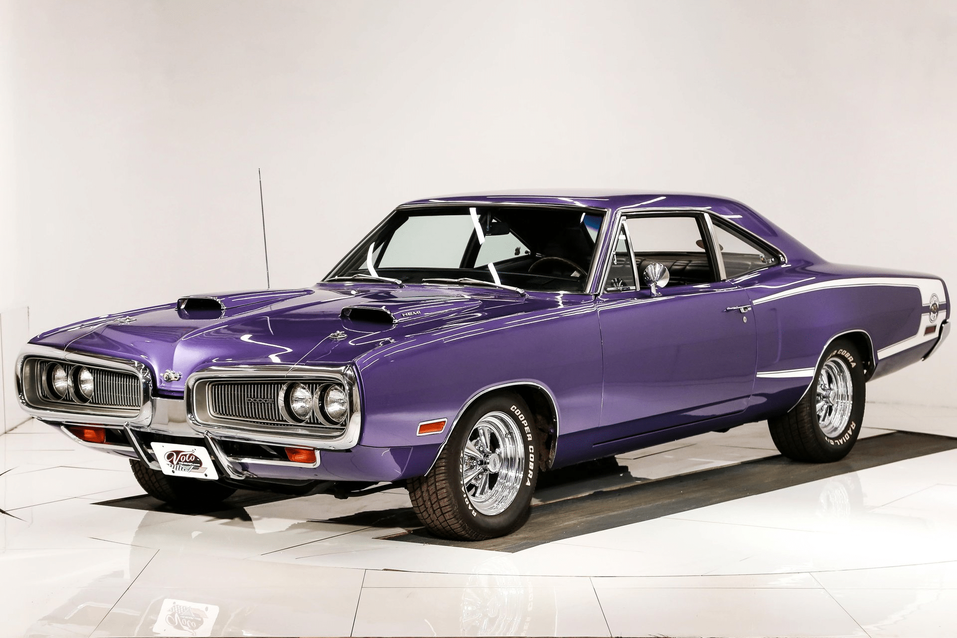1970 Dodge Super Bee: Fast and Reliable Muscle Car with NASCAR Hemi Power