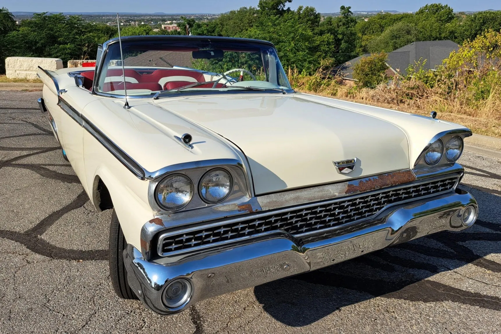 The 1959 Ford Galaxie Skyliner: A Classic Marvel of Innovation and Style